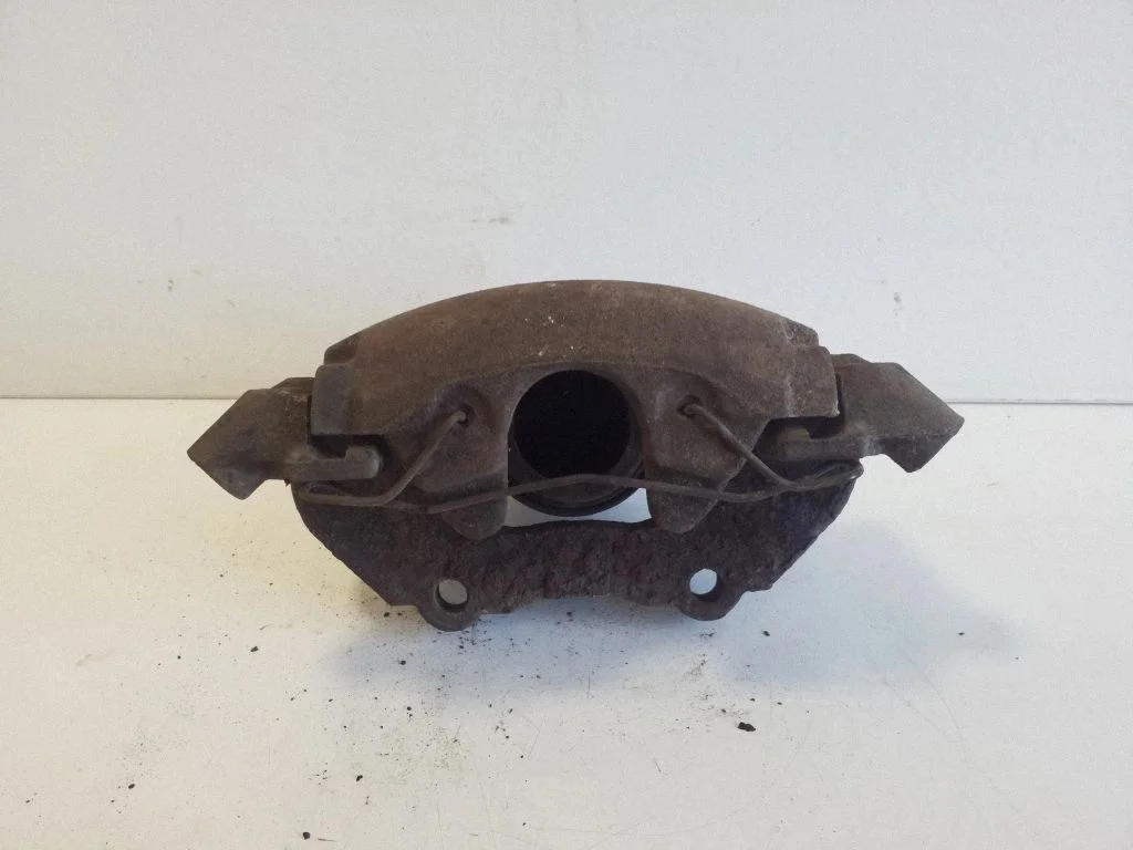 Front brake caliper – right