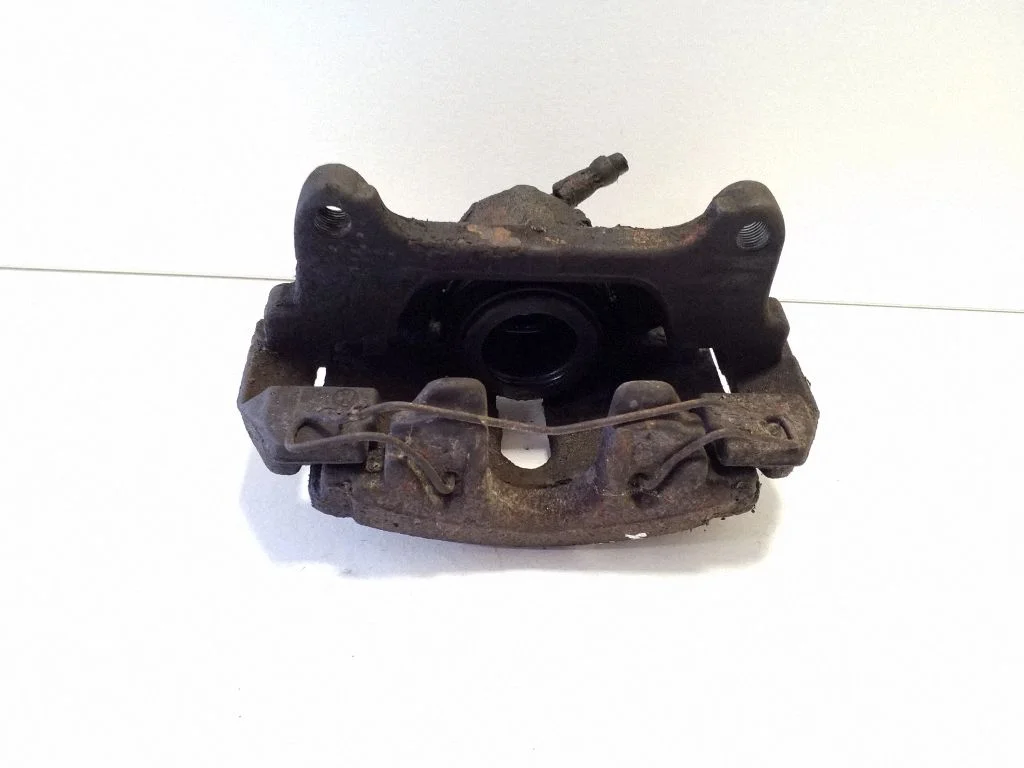 Front brake caliper – right