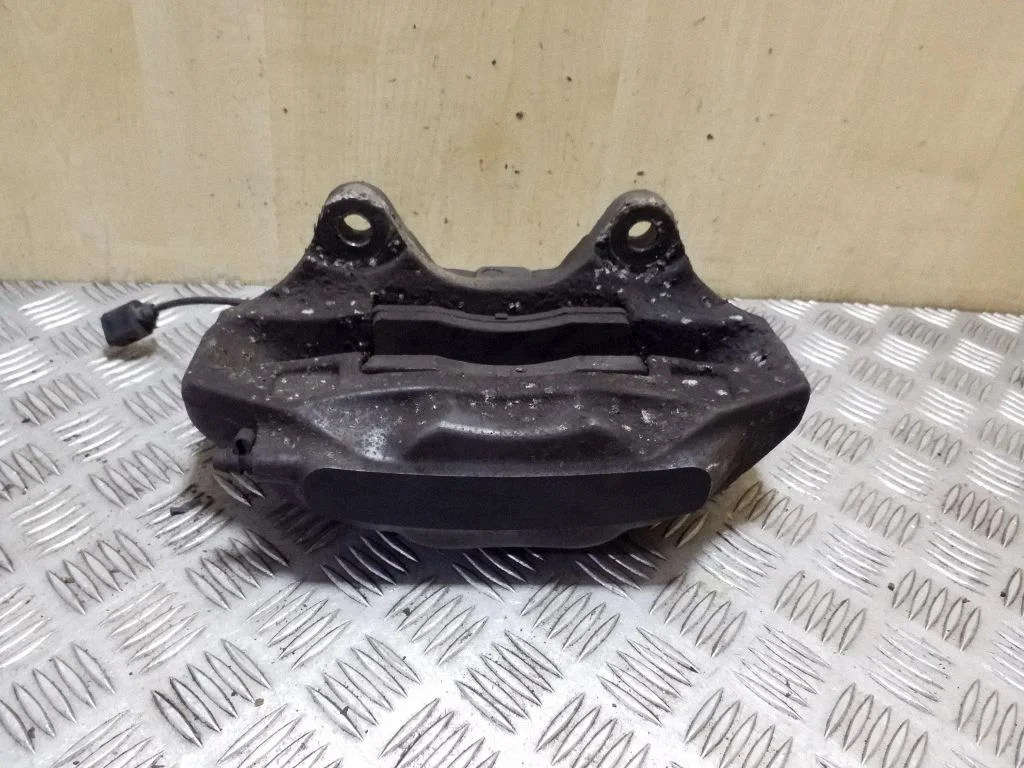 Front brake caliper 209236052A