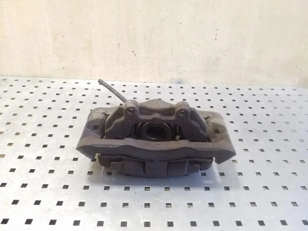 Front brake caliper – left