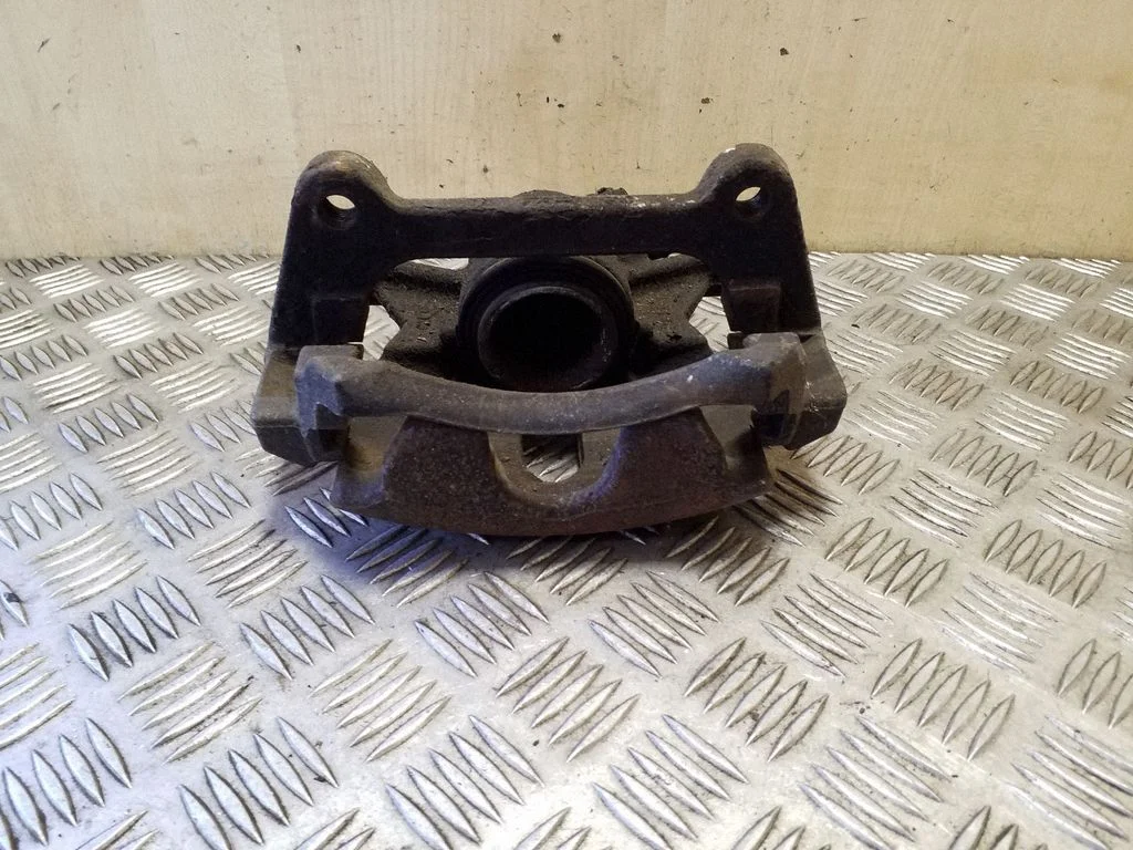 Front brake caliper – right
