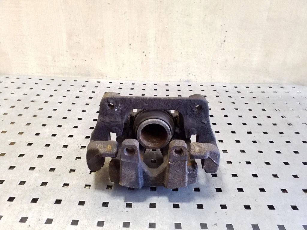 Front brake caliper – left