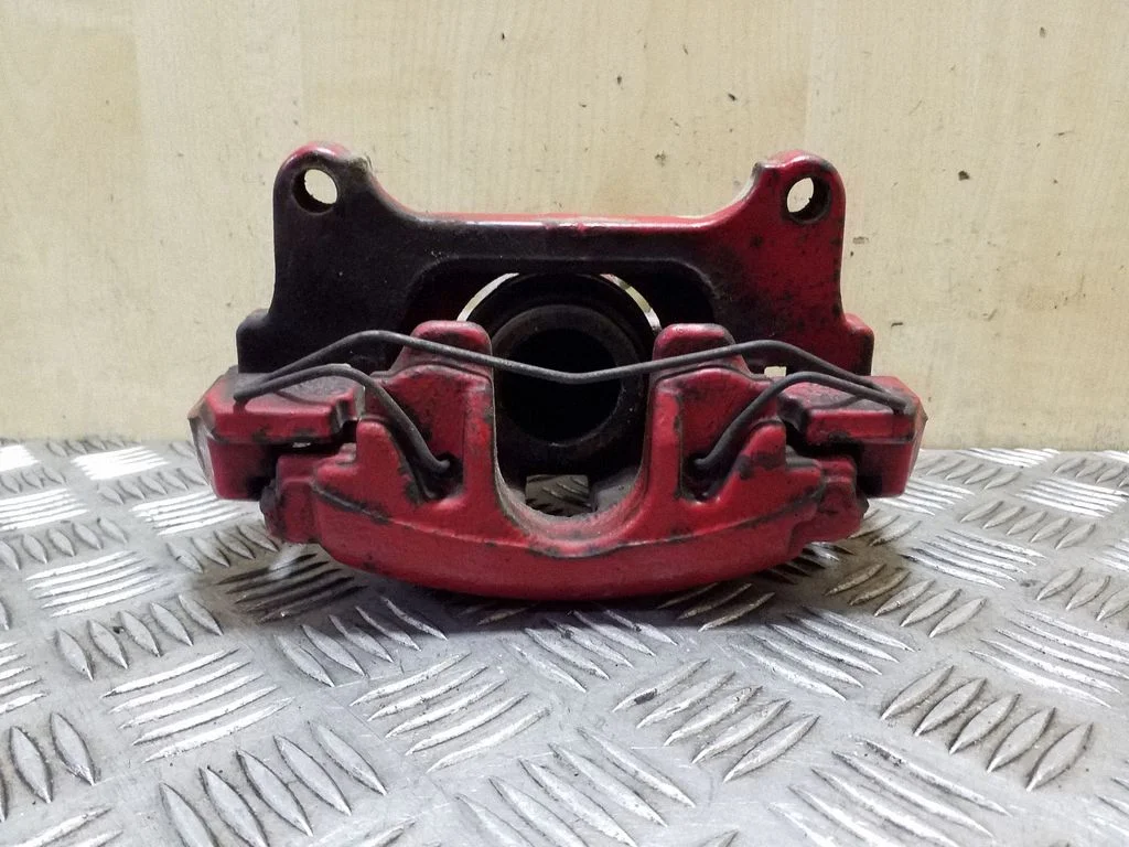 Front brake caliper – right