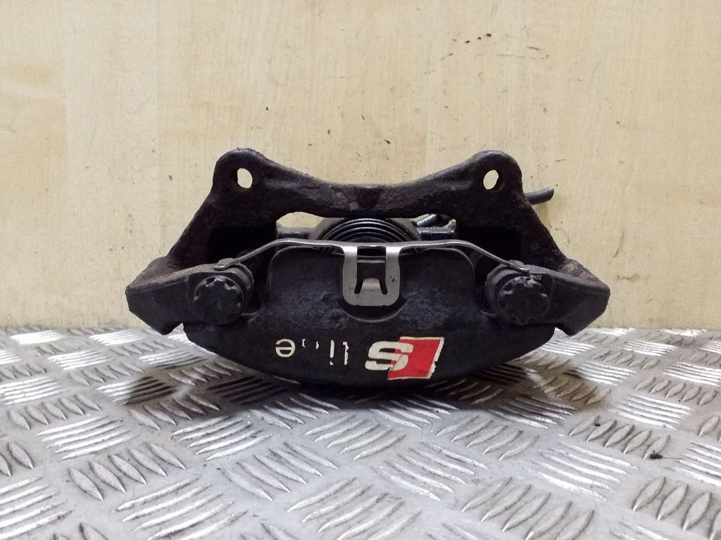 Zacisk hamulcowy przedni – Audi A5 8T 8F (2007-2016), lewa