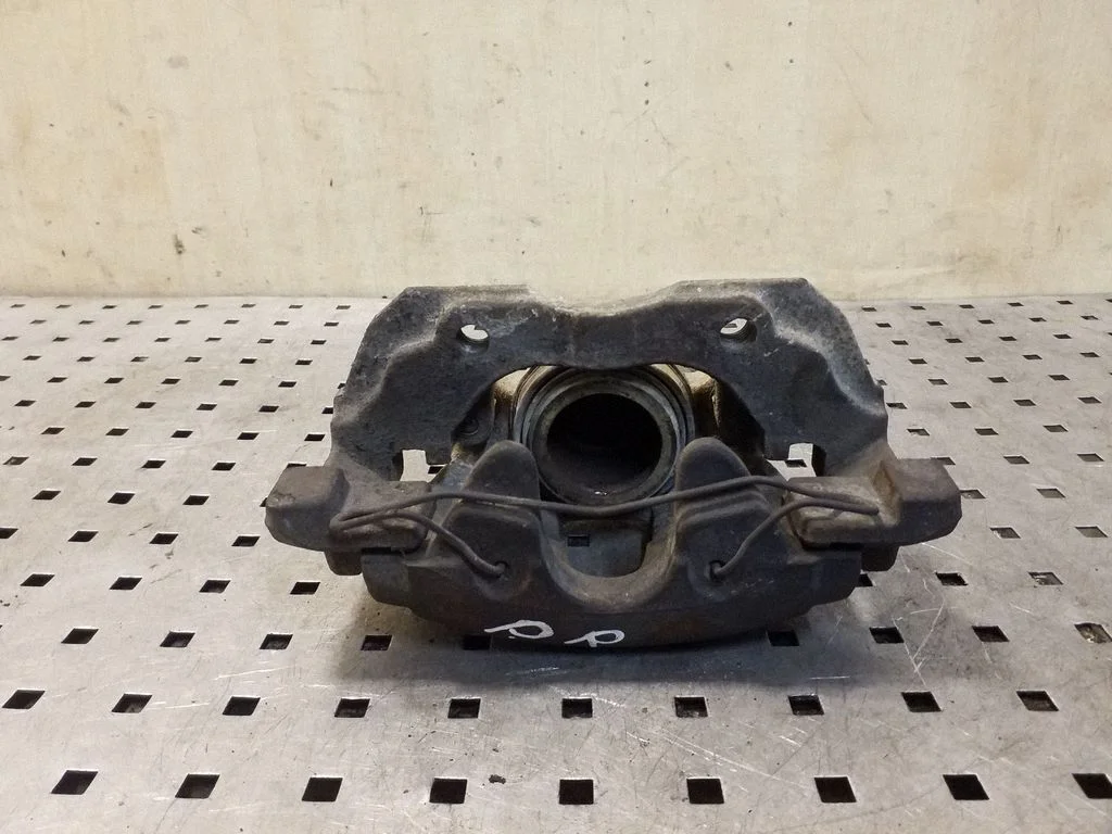 Front brake caliper – Ford Focus (2010-2017), right
