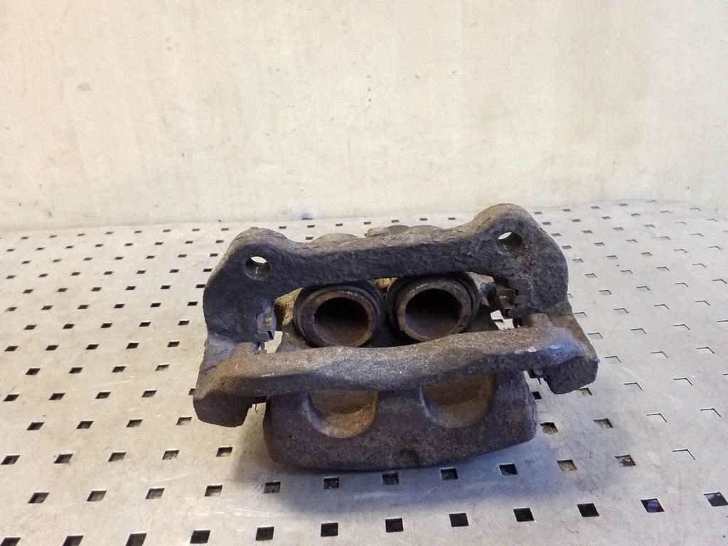 Front brake caliper – right