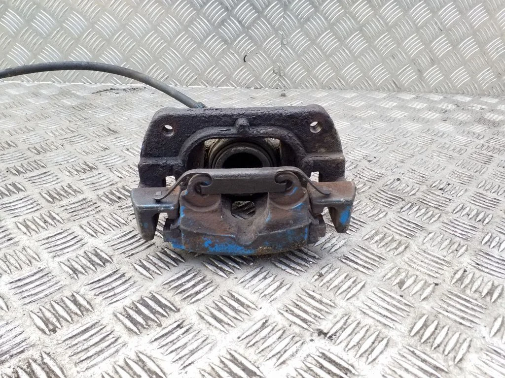 Front brake caliper – right