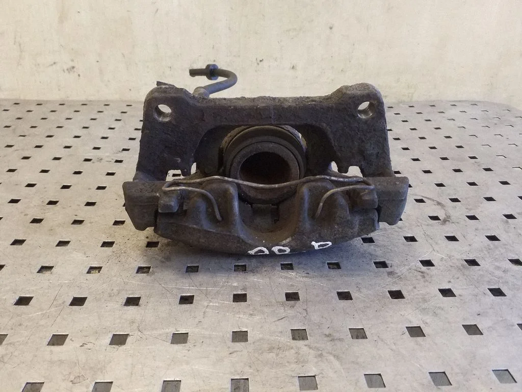 Front brake caliper – right