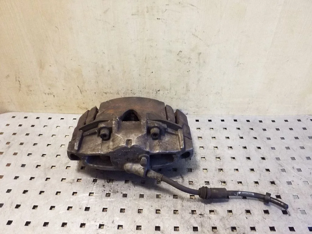 Esimene pidurisadul – Volvo S60 (2011-2013), parem