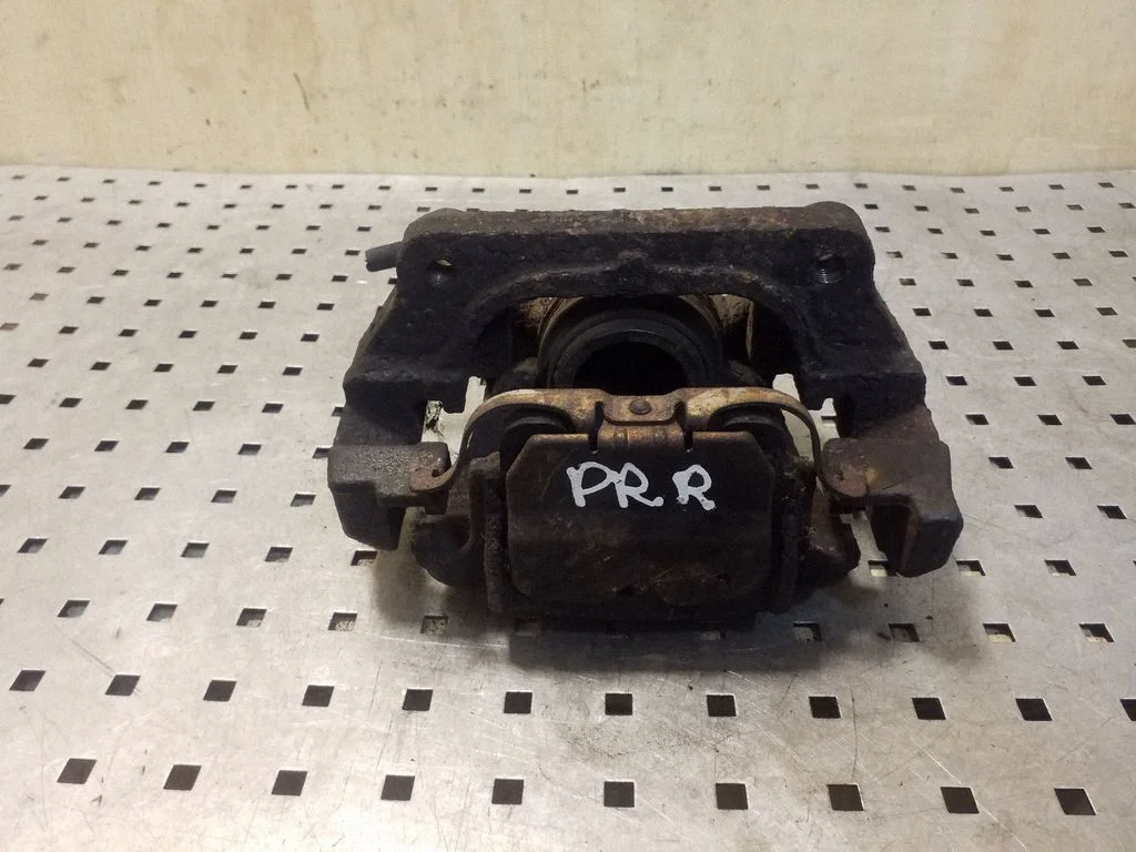 Front brake caliper – right