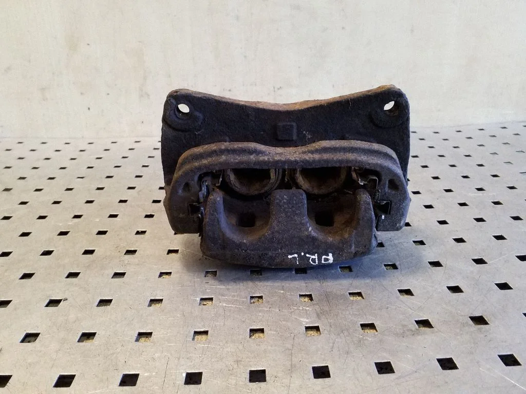 Front brake caliper – left