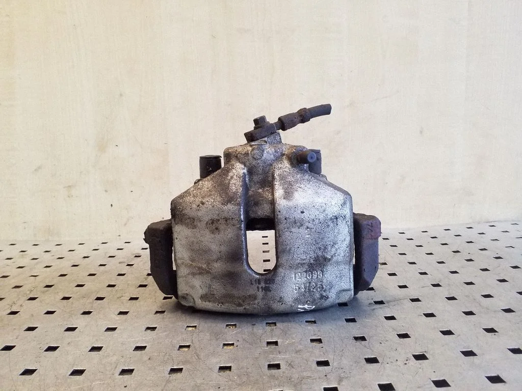 Front brake caliper – left