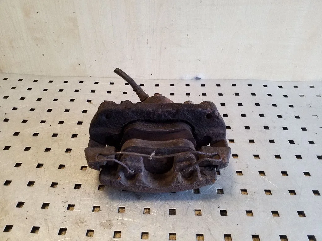 Front brake caliper – Renault Megane III (2009-2016), left