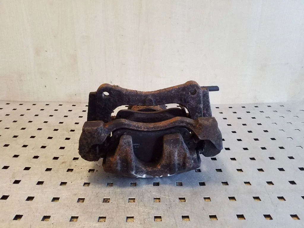 Front brake caliper – right