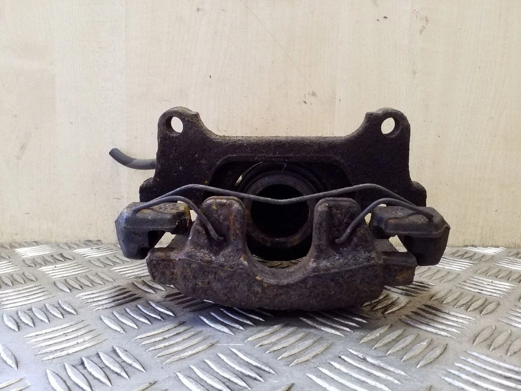 Zacisk hamulcowy przedni – Audi A5 8T 8F (2007-2016), prawa