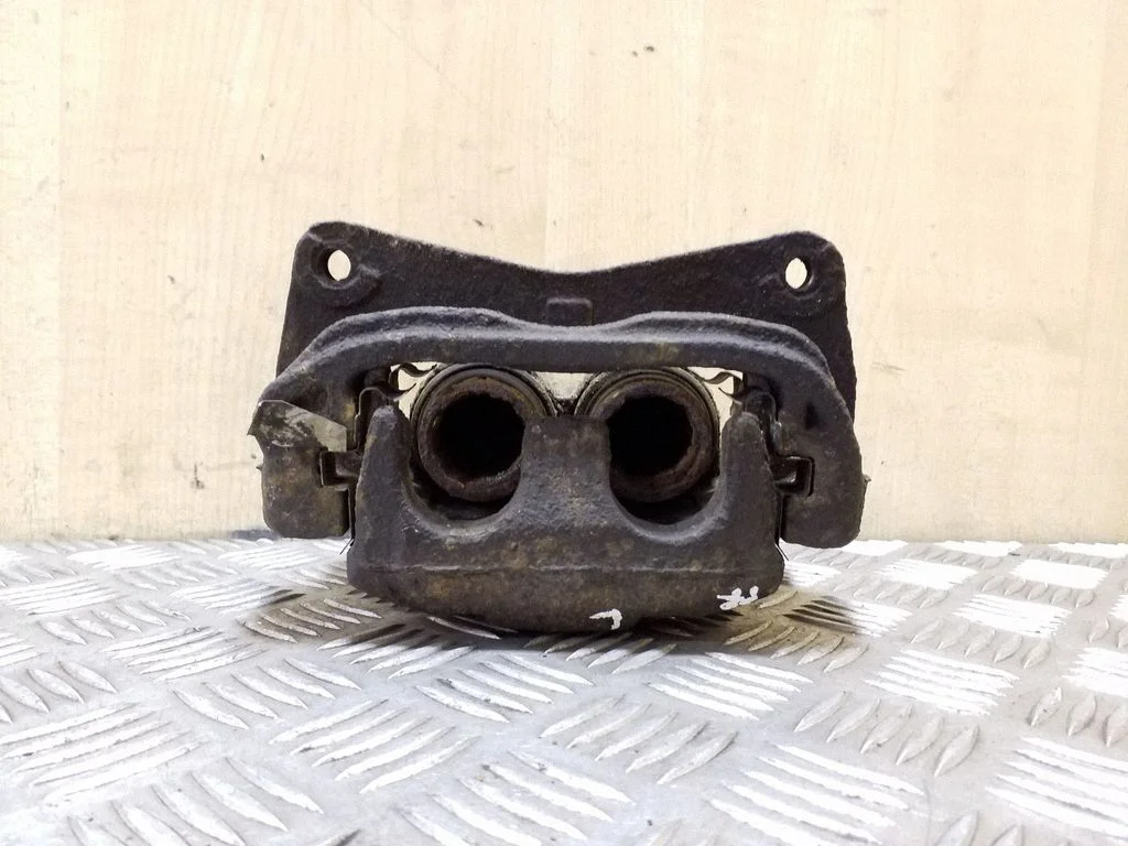 Esimene pidurisadul – Subaru XV I (2011-2018), vasak