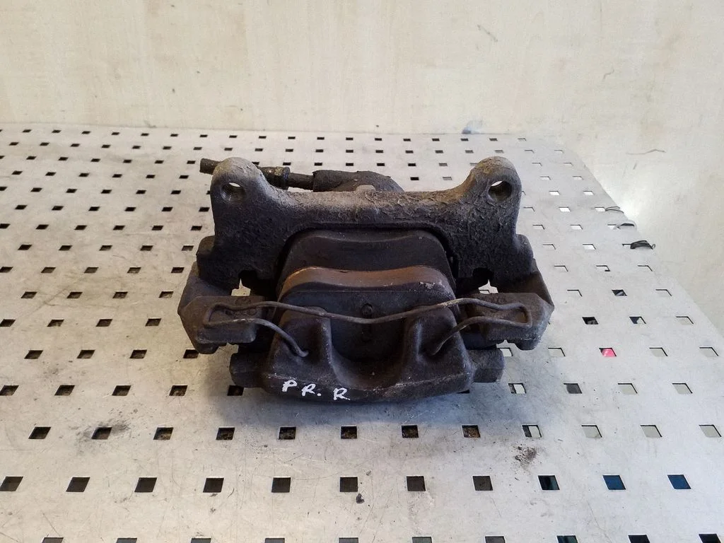 Zacisk hamulcowy przedni – Audi A5 Sportback 8TA (2009-2016), prawa