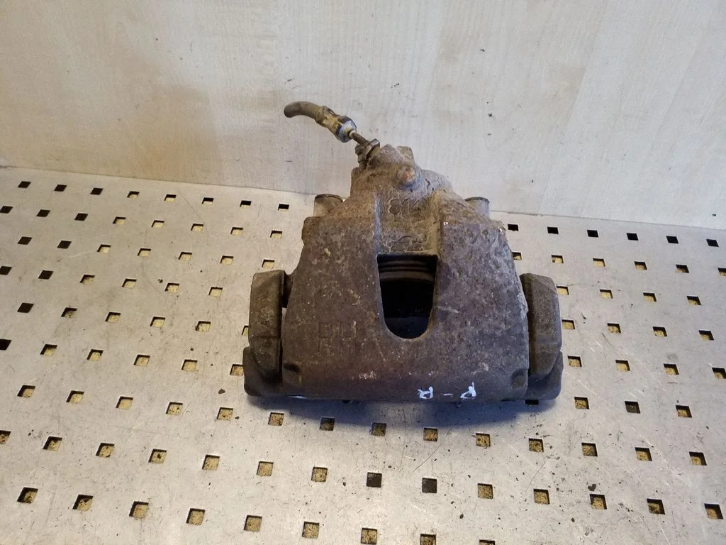 Front brake caliper – Ford Focus (2010-2017), right