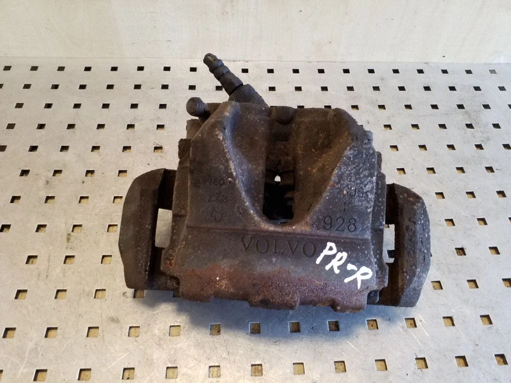 Front brake caliper – right