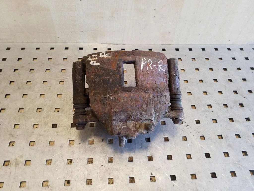 Esimene pidurisadul – Nissan Almera N16 (2000-2010), parem