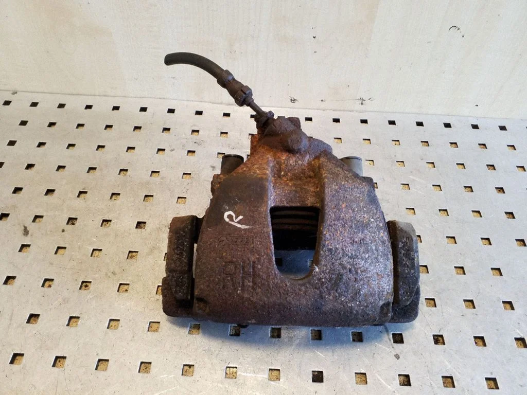 Front brake caliper – Ford Focus (2010-2017), right