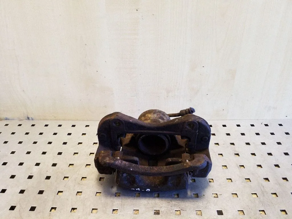 Front brake caliper – right