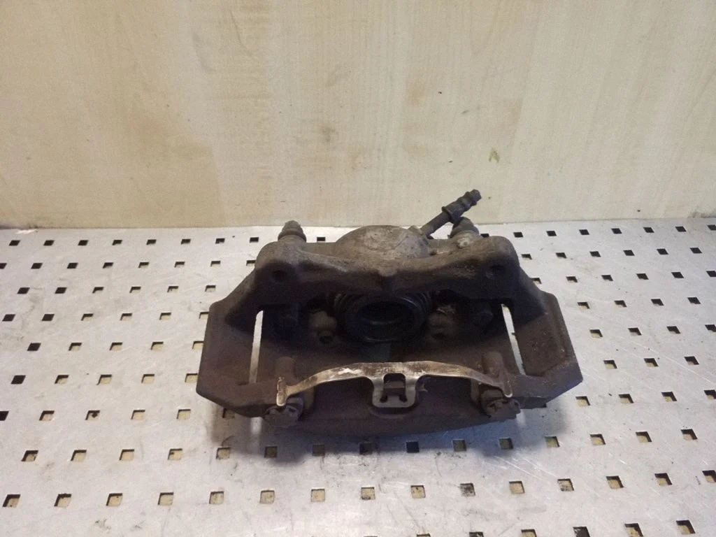 Zacisk hamulcowy przedni 4G0129615D – Audi A6 S6 C7 4G (2011-2018)