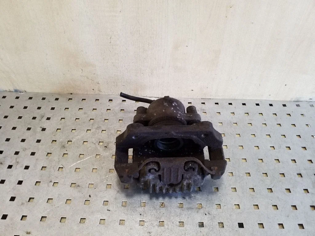 Front brake caliper – BMW 3 Series E90 E91 (2005-2012)
