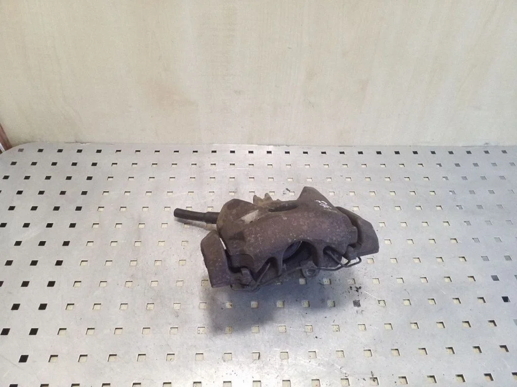 Front brake caliper – right