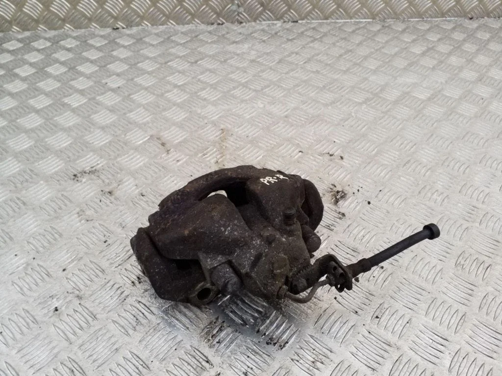 Front brake caliper – right