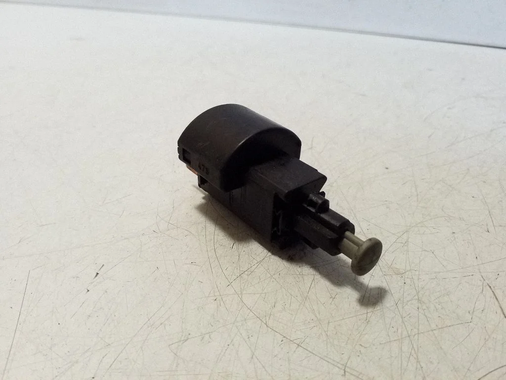 Brake pedal sensor switch 09132299