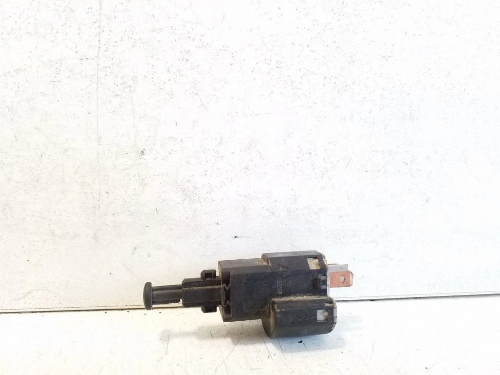 Brake pedal sensor switch 09175172