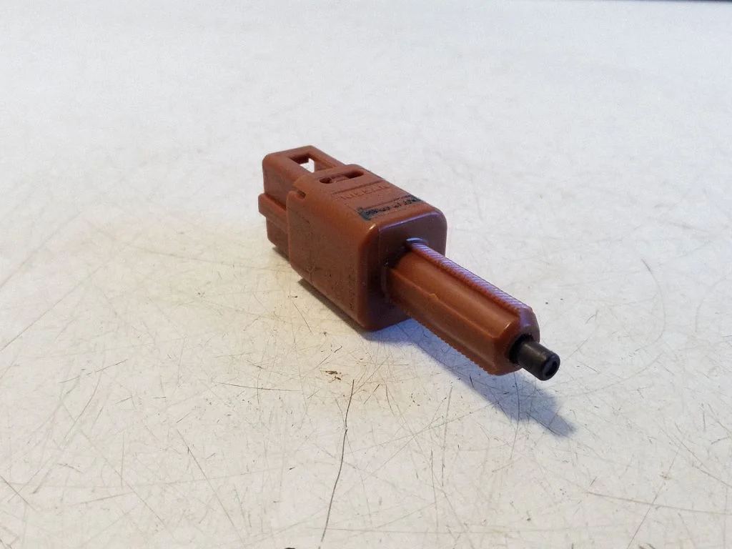 Brake pedal sensor switch 16328MN
