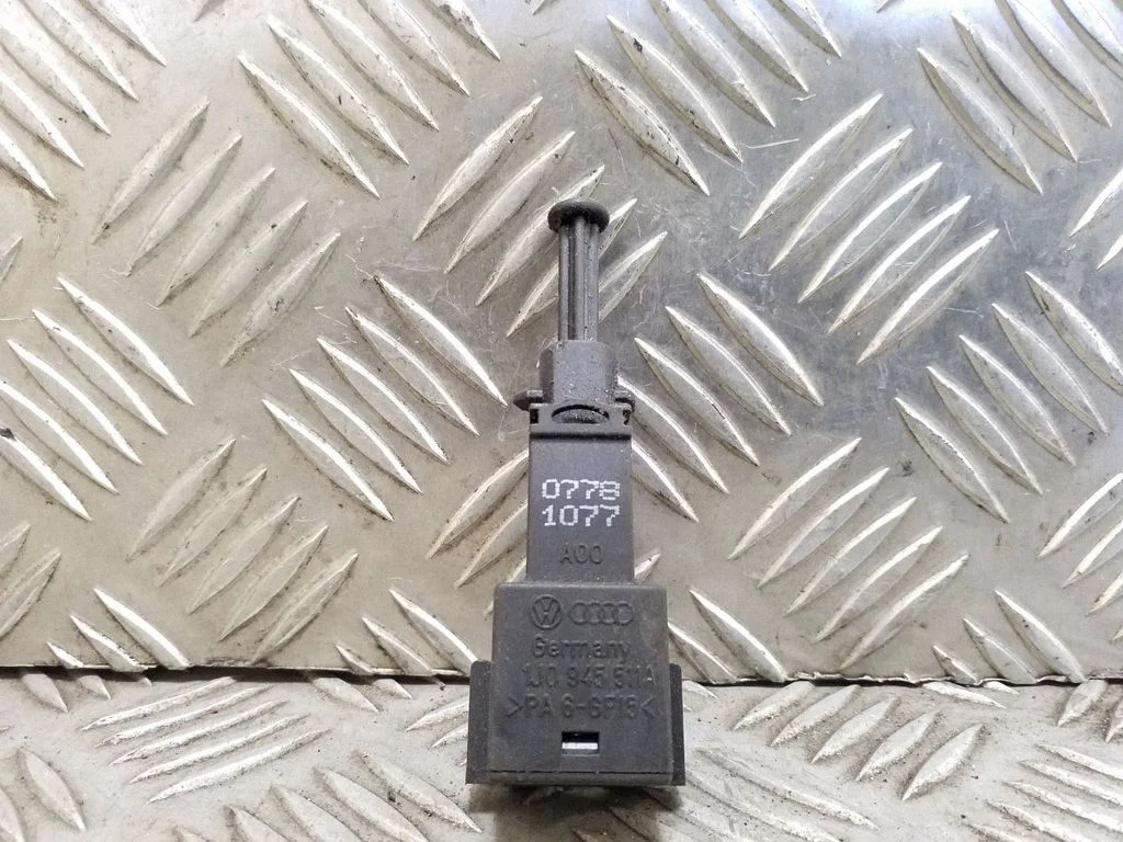 Bremžu pedāļa sensors 1J0945511A