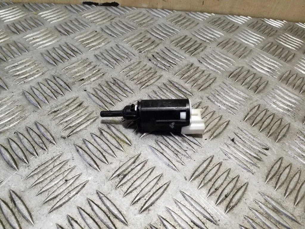 Brake pedal sensor switch 253205115R – Renault Master III (2010-2024)