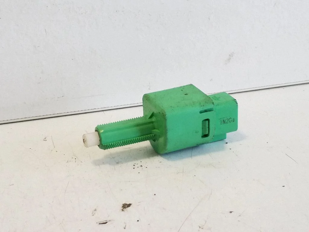 Brake pedal sensor switch F80CS53