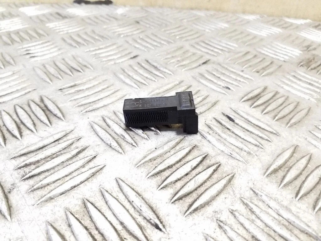 Brake pedal sensor switch 6967601