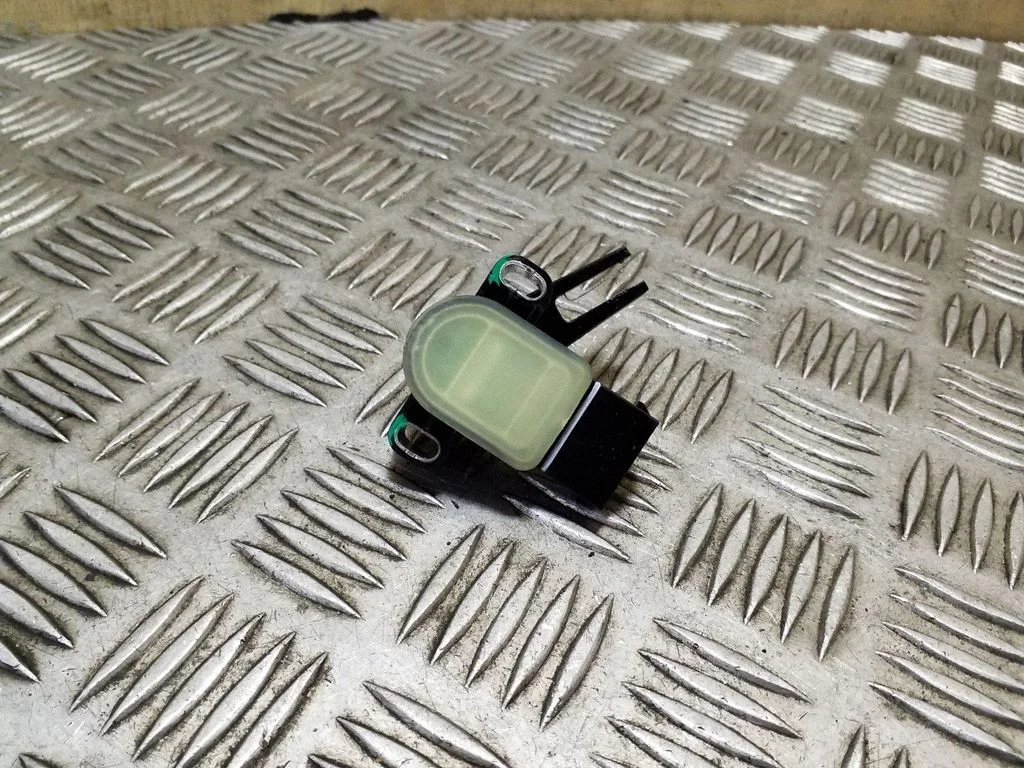 Brake pedal sensor switch 32894M5000