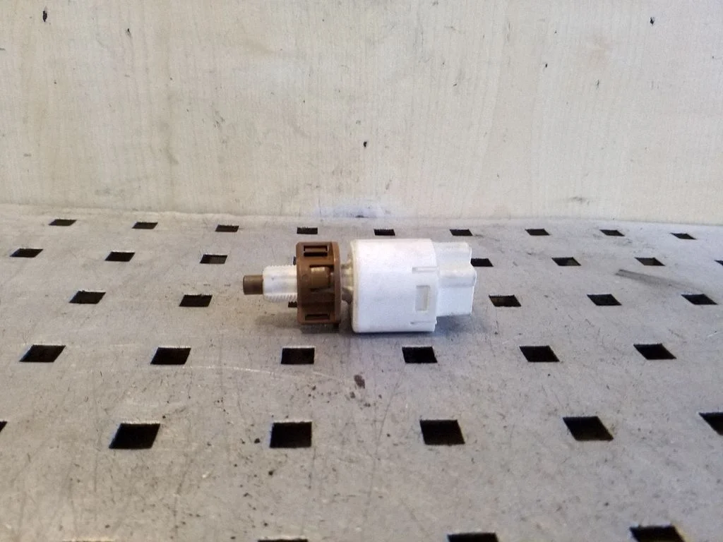 Brake pedal sensor switch