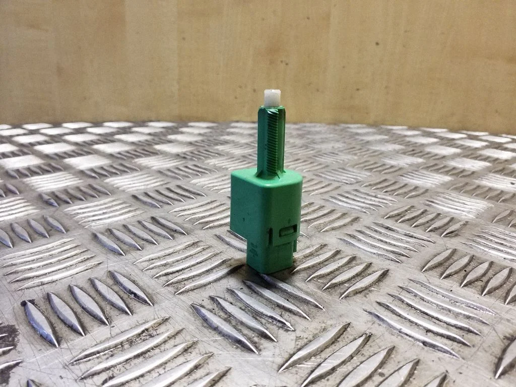Brake pedal sensor switch F80CS53