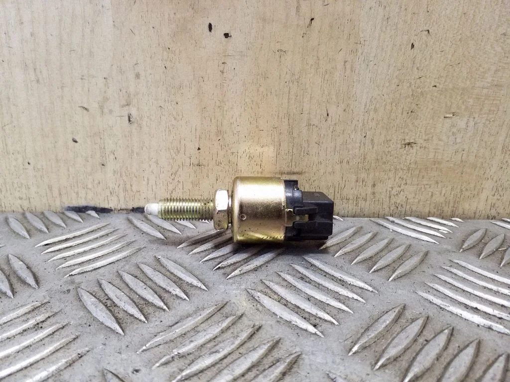 Brake pedal sensor switch 938103E000