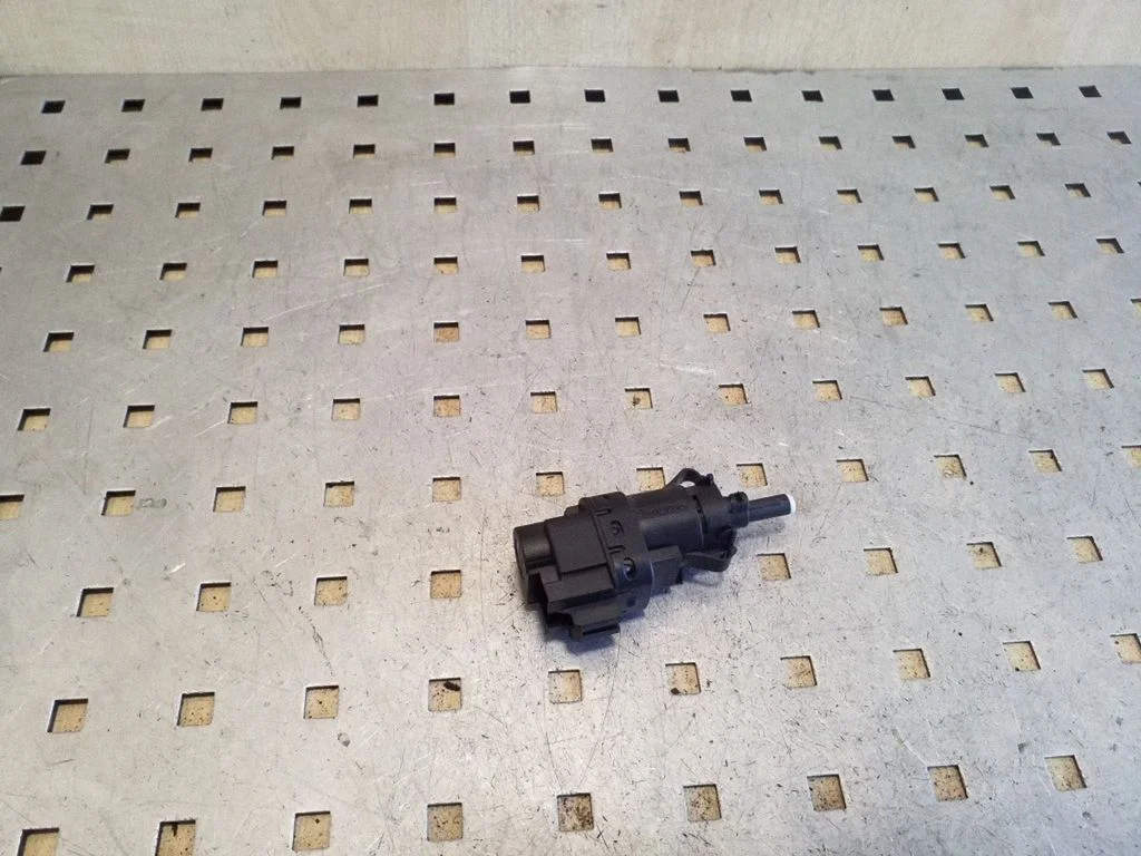 Brake pedal sensor switch 3M5T13480AC – Ford Focus C-MAX (2003-2010)