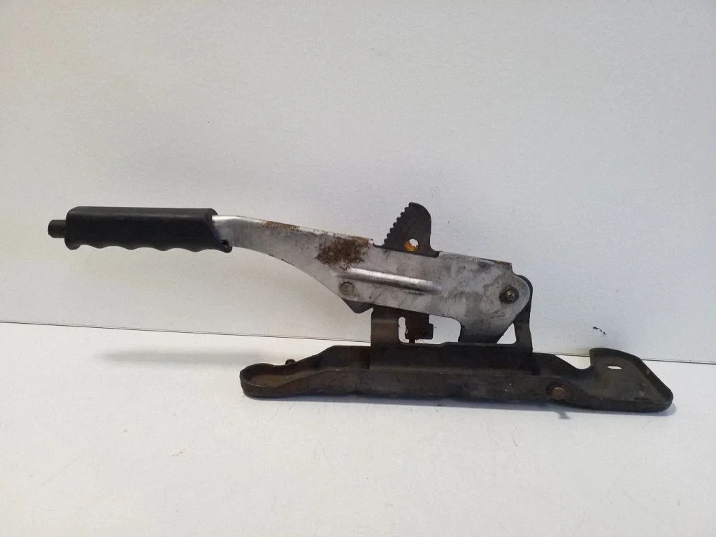 Handbrake/parking brake lever assembly 701711307
