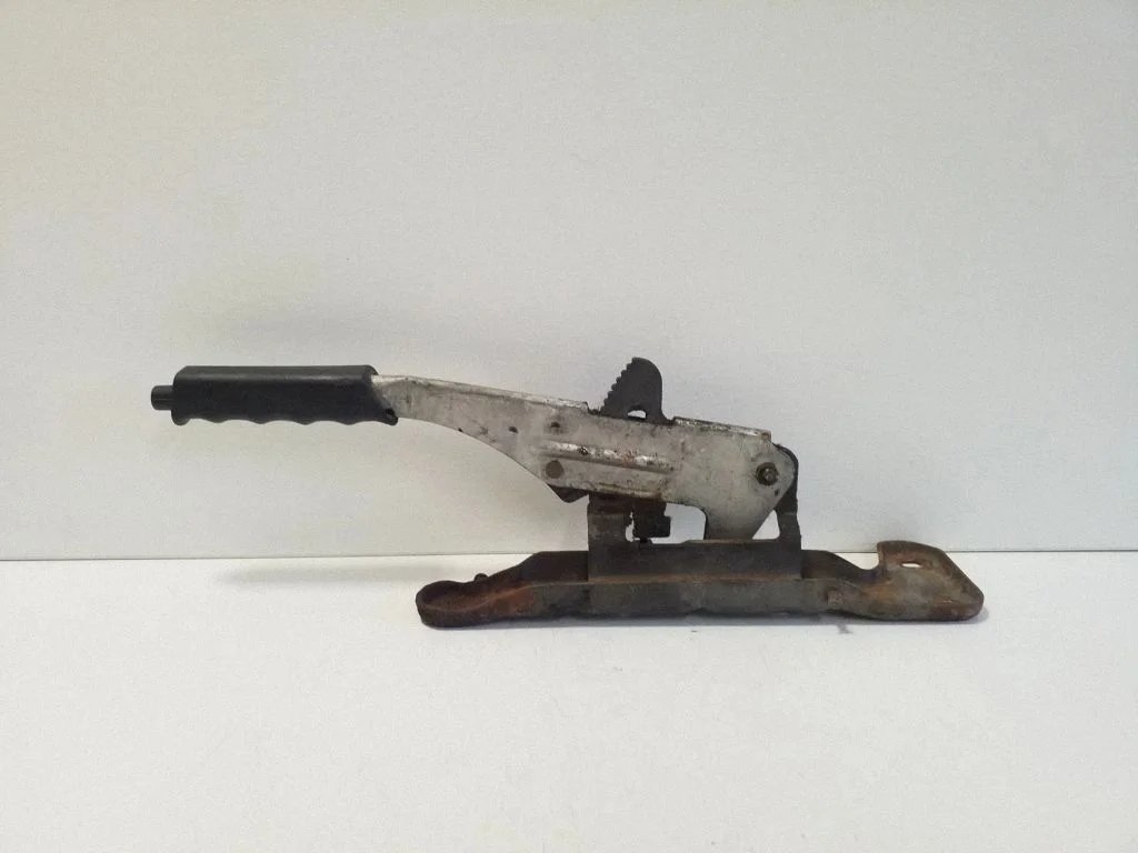 Handbrake/parking brake lever assembly 701711307
