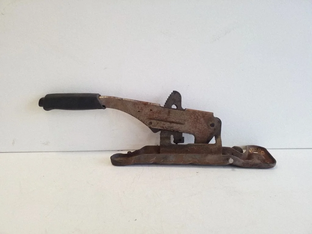 Handbrake/parking brake lever assembly 7D1711301
