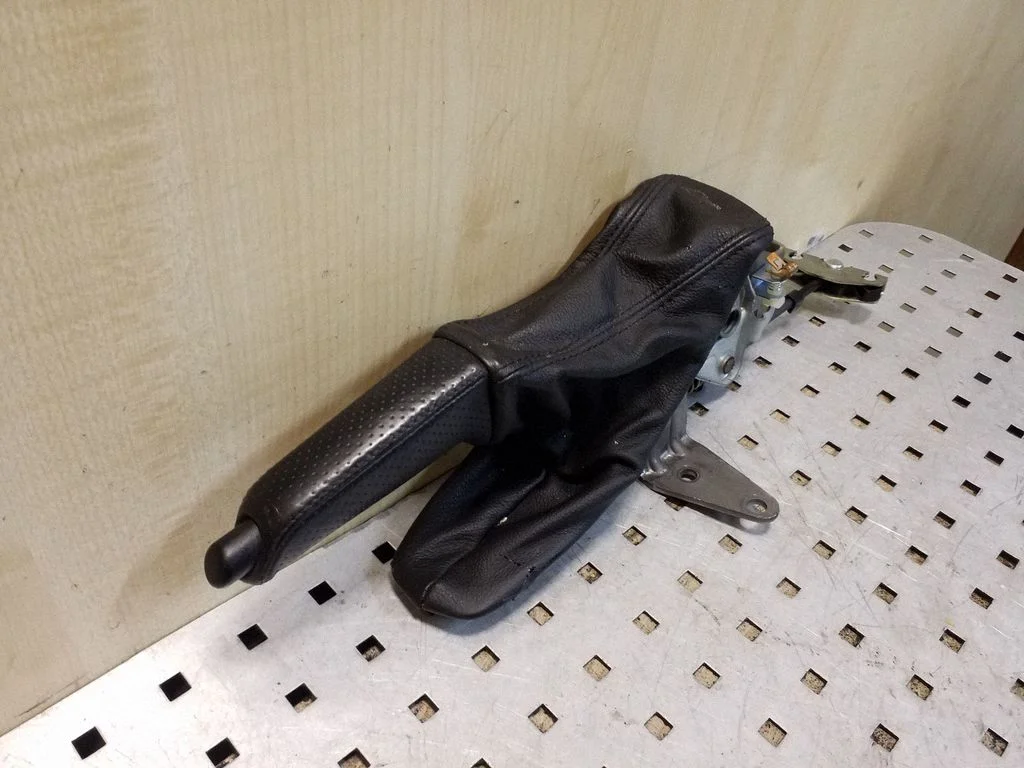 Handbrake/parking brake lever assembly 67871110