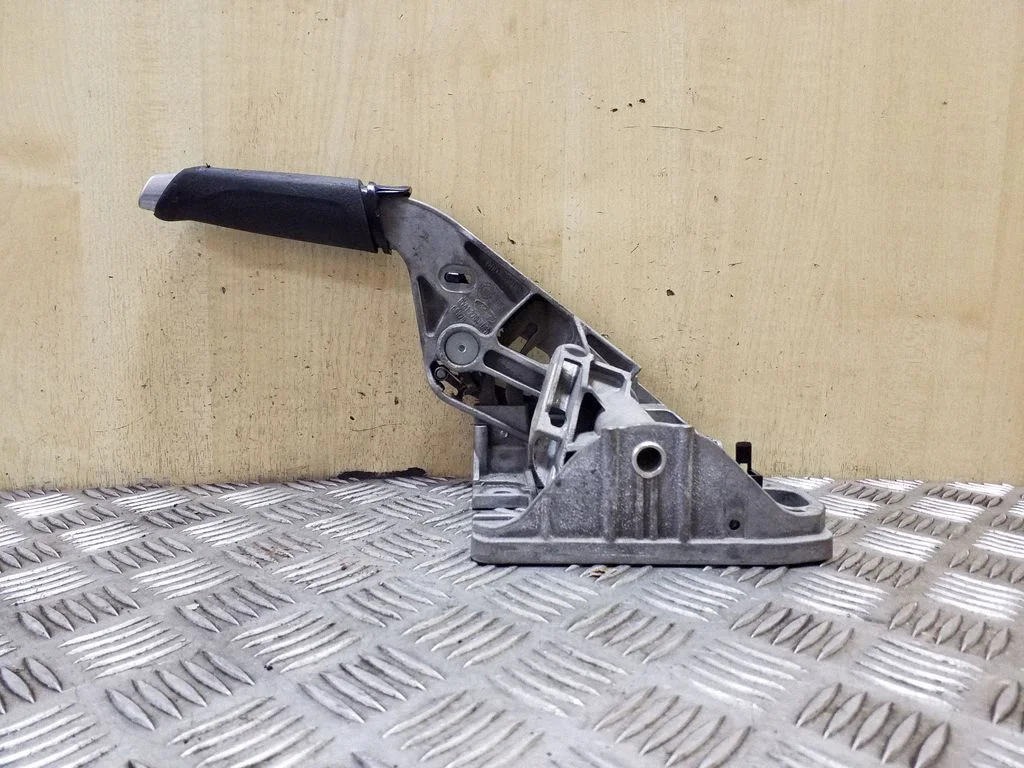 Handbrake/parking brake lever assembly BV612780DFW – Ford Focus (2010-2017)
