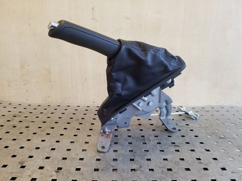 Handbrake/parking brake lever assembly