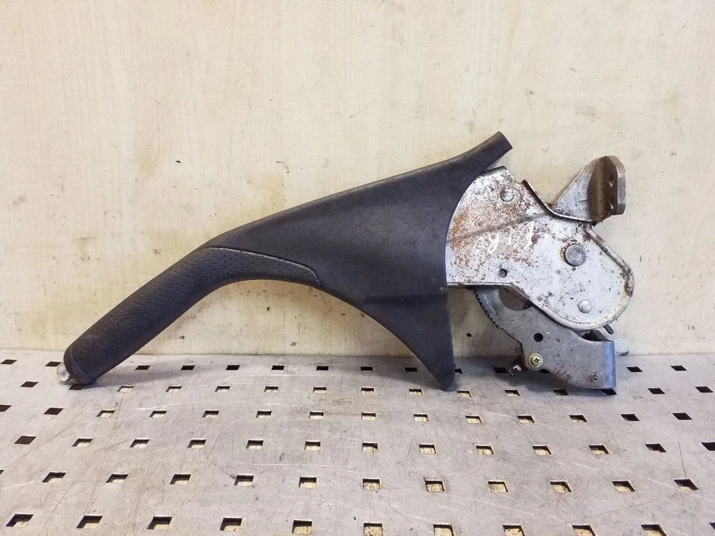Handbrake/parking brake lever assembly