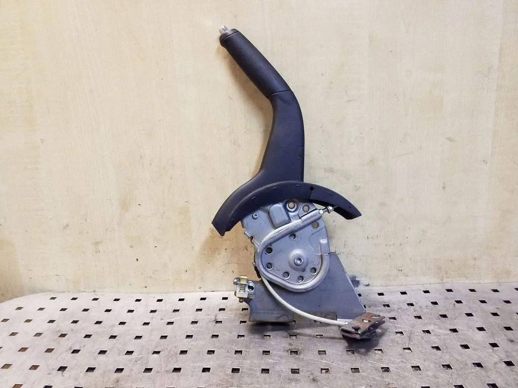 Handbrake/parking brake lever assembly